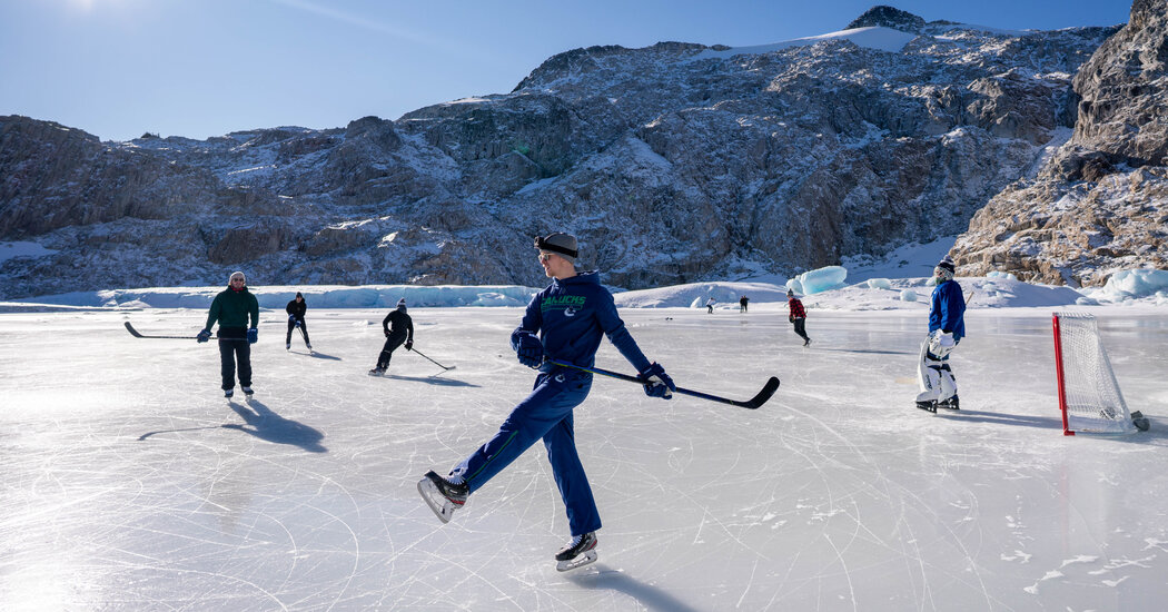 For a Day, the N.H.L. Arena Moved to the Mountains