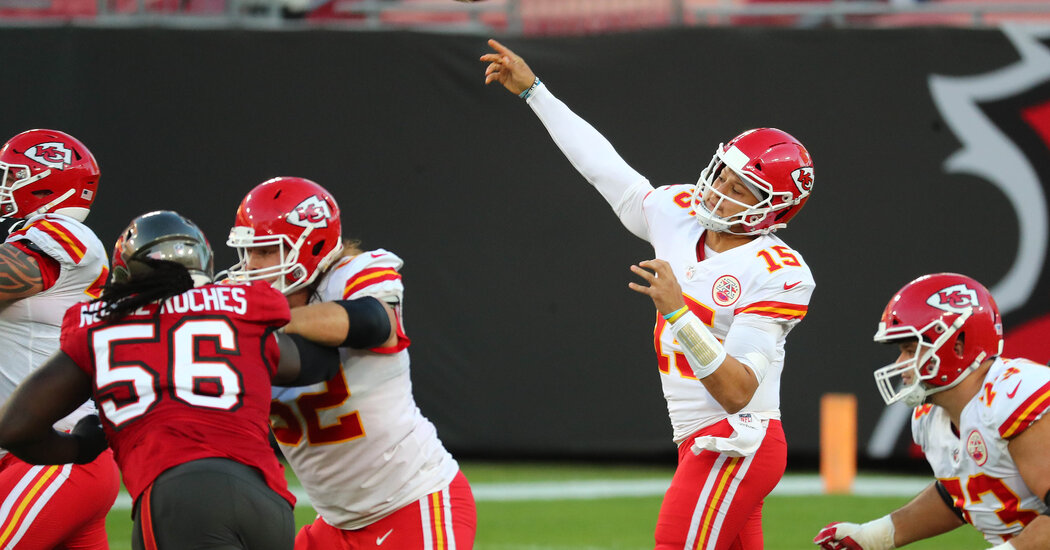 Brady Puts Up a Fight, but It’s Mahomes and the Chiefs’ Day