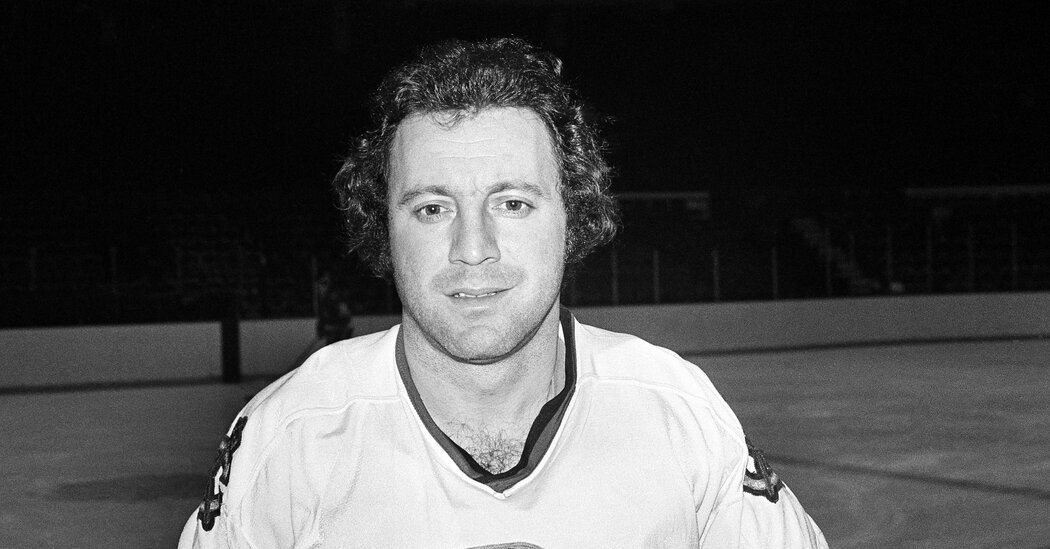 Tony Esposito, Nimble Hall of Fame Goalie Known as Tony O, Dies at 78