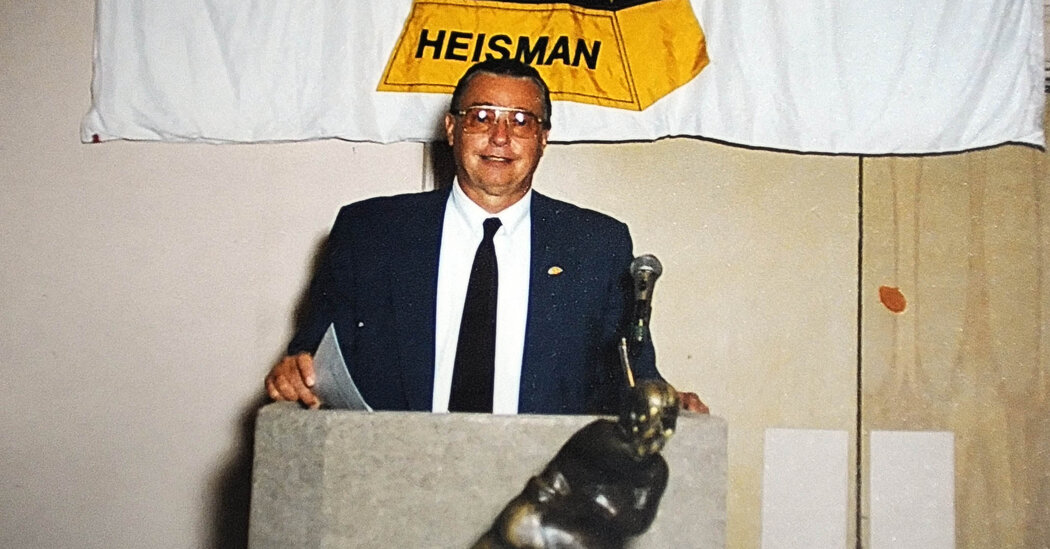 Rudy Riska, the Heisman Trophy’s Guiding Light, Dies at 85